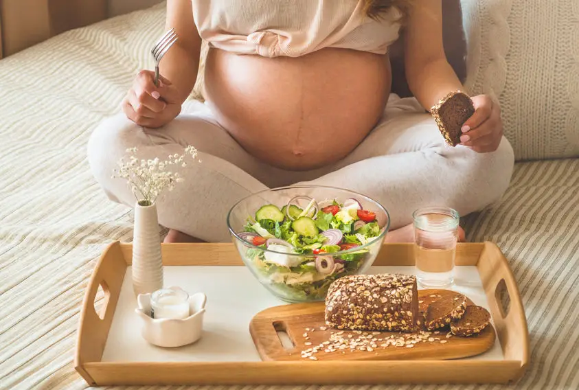 Ostéopathie : 3 aliments à consommer durant la grossesse